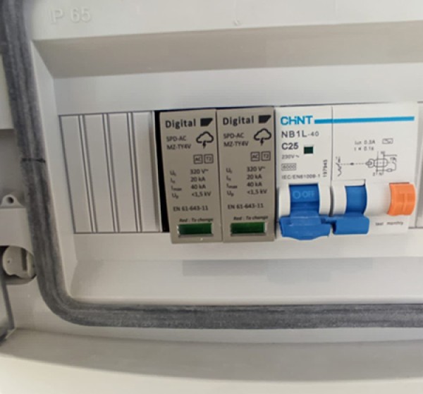 Installation Amira Beya BOUAZIZ 2KWC